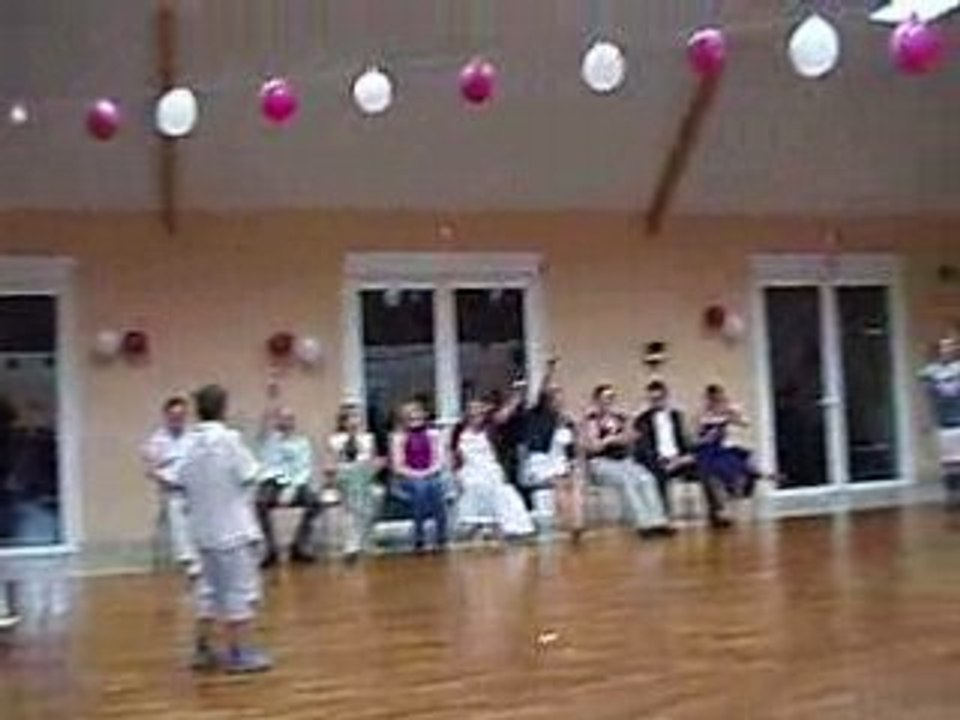 Jeu de mariage: la course aux objets