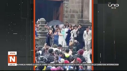 NOVIOS BAÑADOS EN ESPUMA