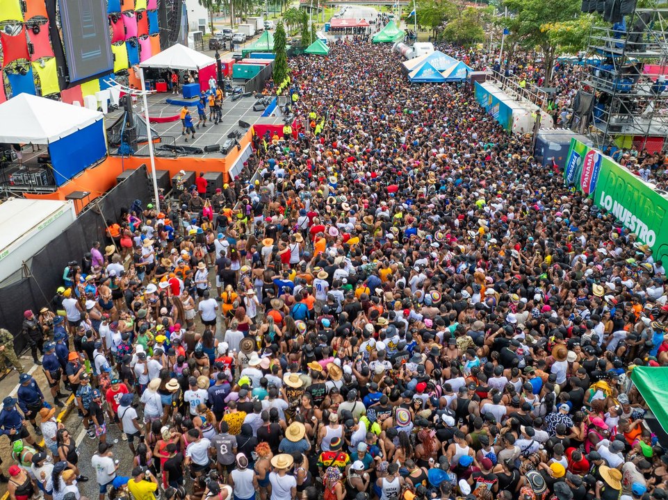 Carnaval de Panamá culmina con gran afluencia en la Cinta Costera