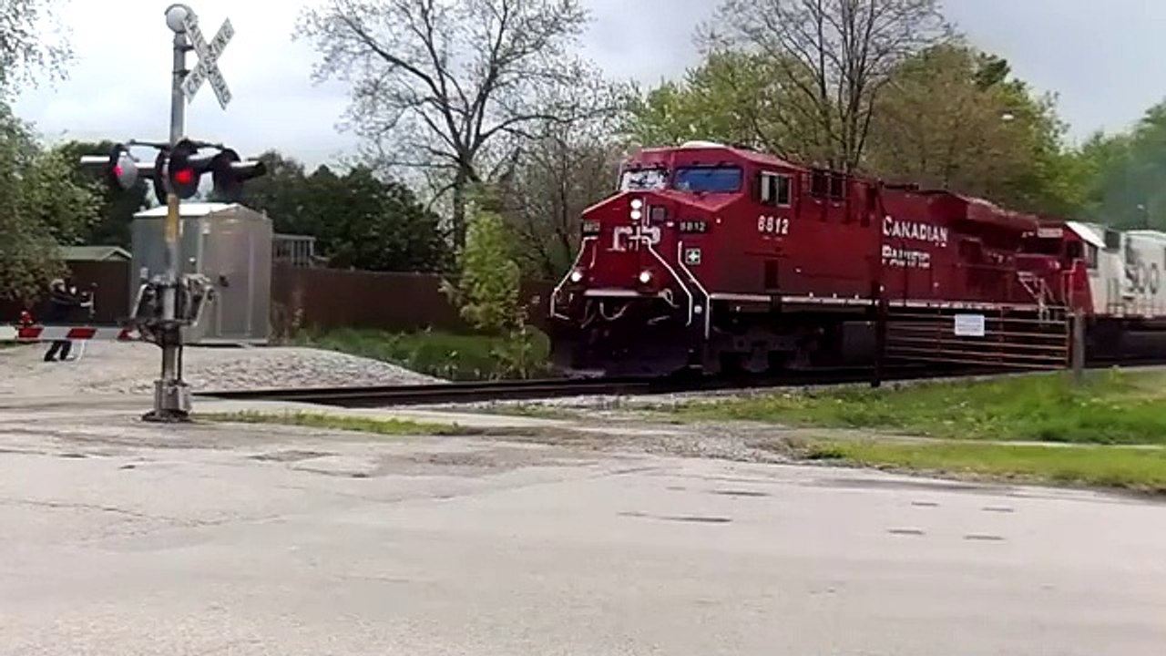A sweet lashup on CP 290 through Watertown