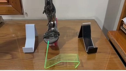 Ayakkabı Teşhir Standı | Tekli Pleksi Model | Şeffaf, Siyah, Beyaz, Kırmızı, Yeşil Renk Seçenekleri|https://zumrutplastik.com.tr/tekli-ayakkabi-teshir-standi-z-seklinde