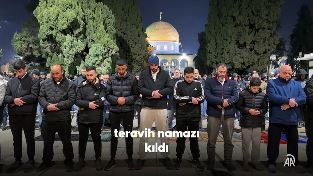 Binlerce Filistinli, Mescid-i Aksa'da teravih namazı kıldı
