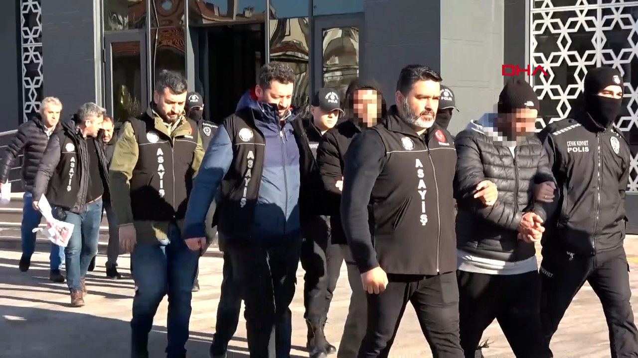Kendilerini jandarma olarak tanıtıp 1 milyon TL dolandıran 5 şüpheli yakalandı