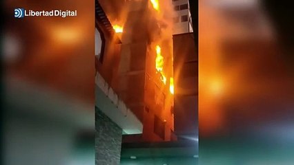 Los bomberos tardarán, mínimo, un día más en apagar el gran incendio de Lima