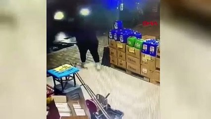 Otomobil marketi savaş alanına çevirdi