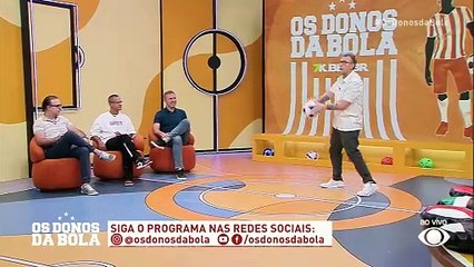Garro e Romero podem começar no banco pela pré-Libertadores, diz Quesada