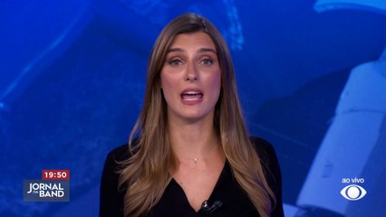 Bombas e sinalizadores são lançados em parlamento da Sérvia