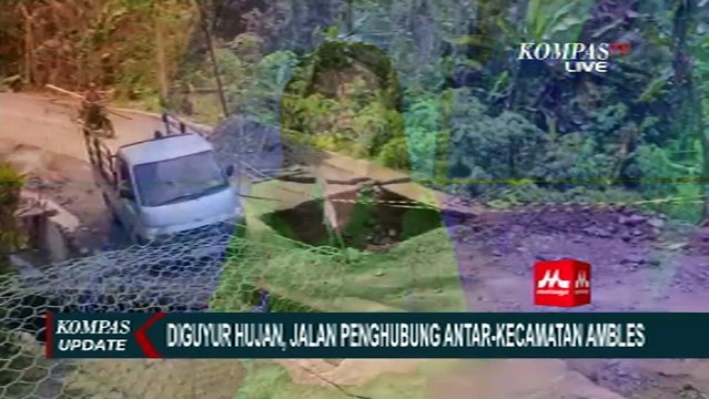 Diguyur Hujan, Jalan Penghubung Antar-Kecamatan di Wonosobo Ambles