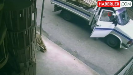 İnegöl'de Palet Hırsızlığı: Güvenlik Kamerası Her Şeyi Kaydetti