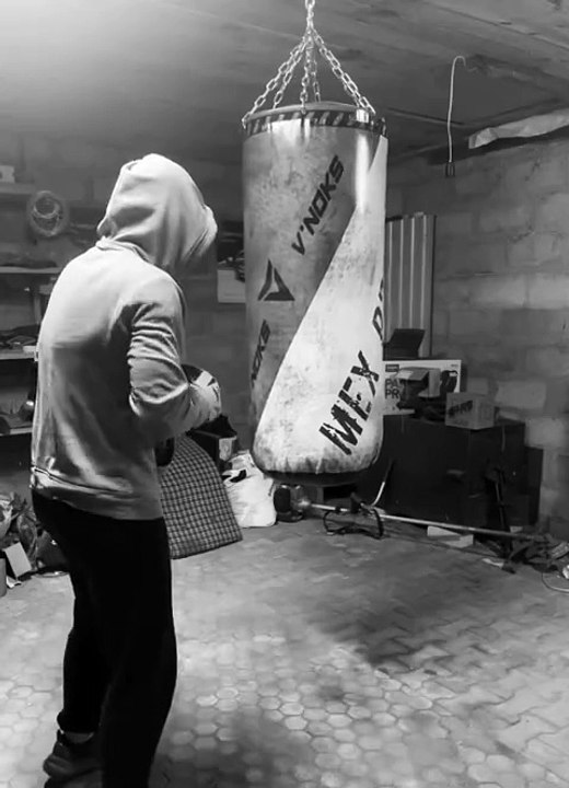 #boxing #boxinggloves #boxingfitness #boxingworld #boxinghype #bagwork #boxingcoach #boxing🥊 #boxtok  #boxeo #boxer #rating #boxing #gloves #collection #venum #joya #fyp 💯😱😱🔥🔥🥷#boxing🥊 #fyp #viralvideo #support  #boxing🥊
