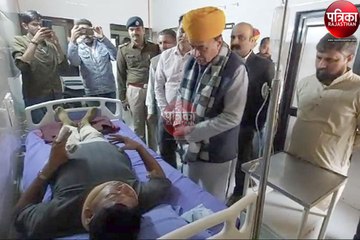 पूर्व CM राजे के काफिले में घायल हुए पुलिस कर्मियों का मंत्री जोगाराम ने जाना हाल