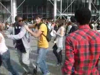 Rondes à Beaubourg - Flashmob 26 avril 2008 (2)