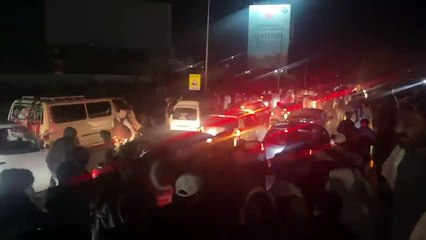 اسلام آباد کی موجودہ صورتحال۔۔ہرطرف سرہی سر، لاکھوں کا مجمع کنٹینر کےاردگرد جمع