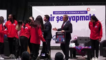 Nevzat Aydın panelde fenalaştı