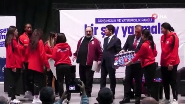 Nevzat Aydın panelde fenalaştı