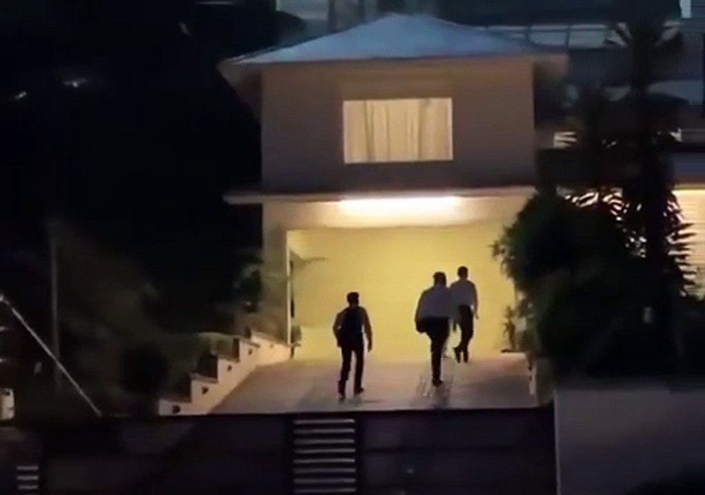 Chikkadapally Police Serve Notice to Allu Arjun for Investigation  The Chikkadapally Police have served a formal notice to actor Allu Arjun, summoning him to appear for investigation at 11:00 AM tomorrow. The notice has prompted heightened activity at the