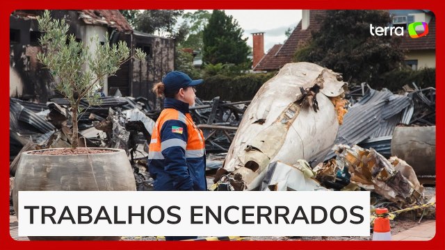 Autoridades finalizam retirada dos corpos de vítimas de acidente aéreo em Gramado (RS)