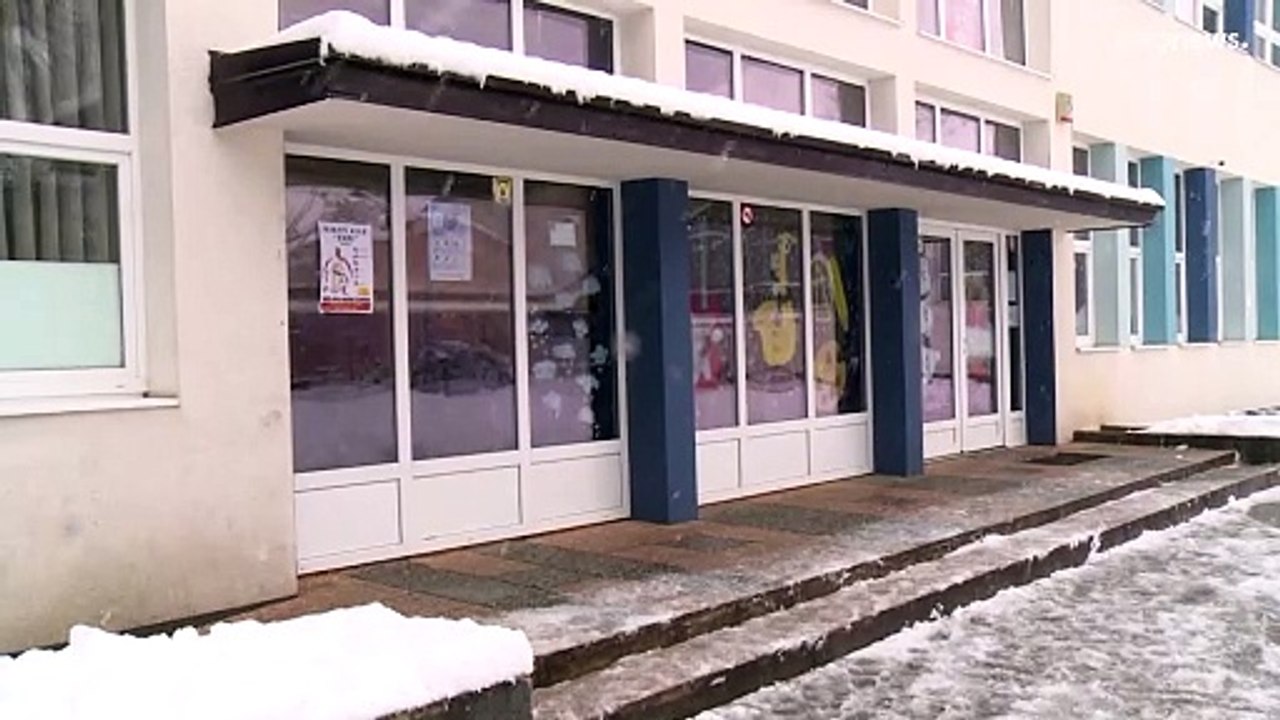 عاصفة ثلجية تضرب البوسنة والهرسك.. تعليق الدراسة وانقطاع الكهرباء في عدة مناطق