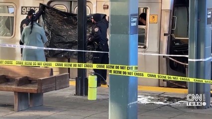 DEHŞET VEREN O ANLAR: Metrodaki kadını ateşe verdi!