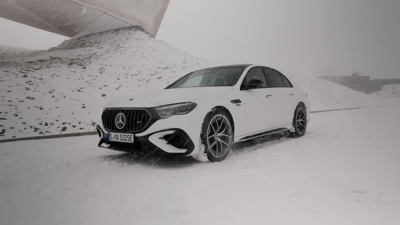 Performance und Effizienz in neuer Kombination - der Mercedes-AMG E 53 HYBRID 4MATIC+