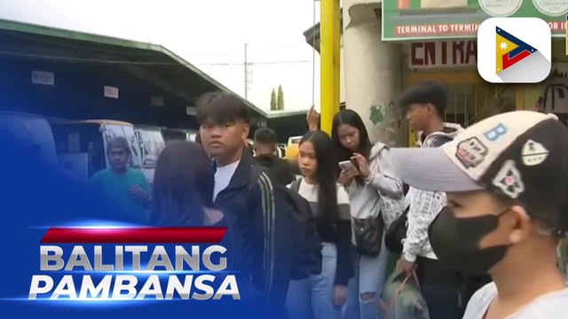 Bilang ng mga pasahero, mas kaunti kumpara sa nakalipas na araw sa isang bus terminal sa Cubao