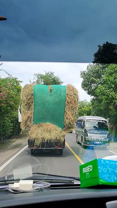 FUNNY AND EXTREMELY CAR IN THE STREET
