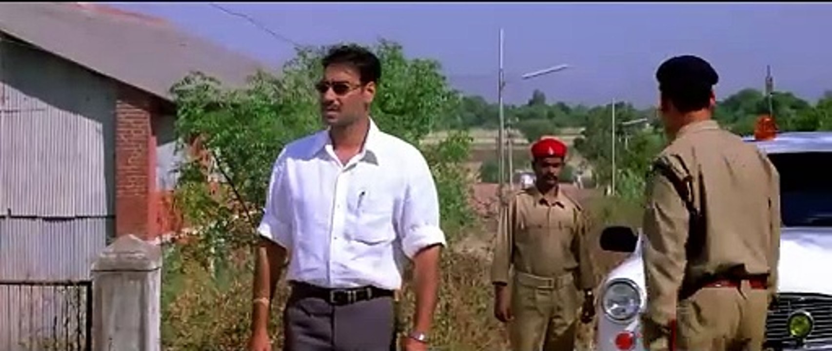 Gangaajal Check Post Scene - दरोगा साब ये चेकिंग किस चीज़ की कर रहे है ...