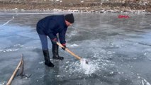 Çıldır Gölü'nde eskimo usulü av