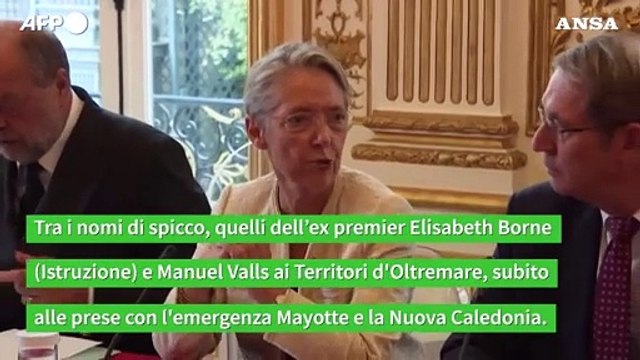 Nasce il governo Bayrou: 19 riconfermati, due ex premier e un tecnico all'economia
