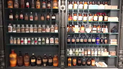 Burası Türkiye'nin Müze Eczanesi... 1800'lü yıllardan kalan ilaçlar raflarda...