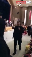 Mülakat mağduru öğretmenler, Bakan Tekin'i protesto etti
