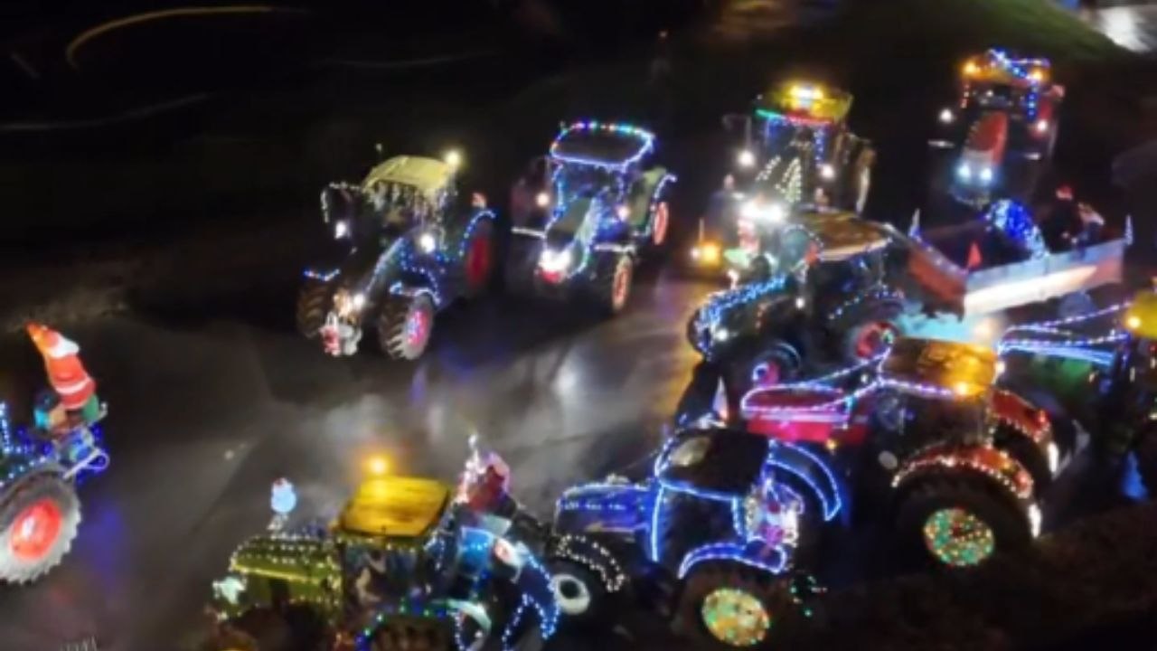 Farmers bring holiday magic to Saint-Thual with a stunning Christmas tractor parade