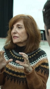 Elvira Lindo expone la importancia de los trabajos creativos a los alumnos del IES Emperatriz María de Austria