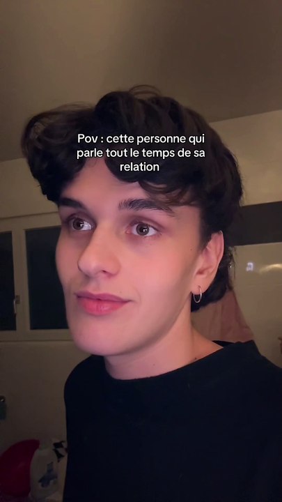 Cette personne qui fait que parler de sa relation amoureuse
