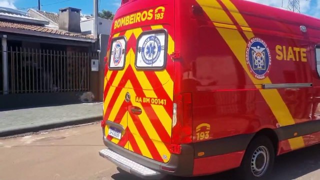 Mulher sofre queda em rampa residencial e é socorrida pelo Siate no Santa Felicidade