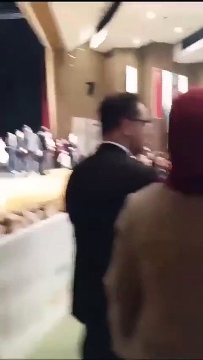 Ankara'da mülakat mağduru bir grup öğretmen, Milli Eğitim Bakanı Yusuf Tekin'i protesto etti