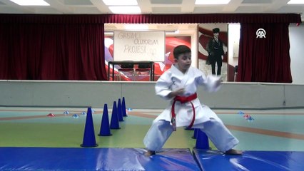 Minik karateci, olimpiyat madalyalı Eray Şamdan'ı örnek alıyor