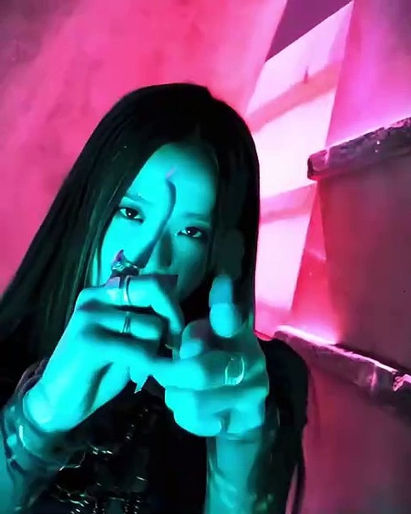 KIM JISOO ALWAYS SLAYS