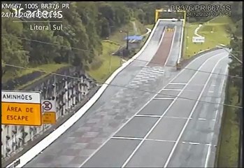 VÍDEO: Caminhão fica sem freios na descida da BR-376 e área de escape salva motorista
