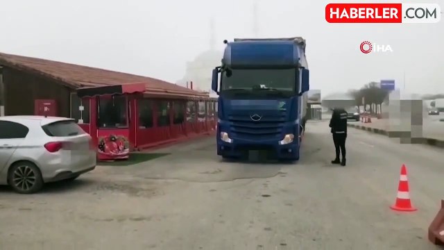 TIR sürücüsünün vücudundan çıkanlar şaşkına çevirdi