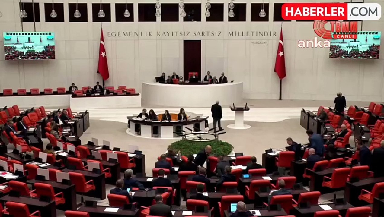 CHP'li Erdem'den İktidara 'Devlet Memurları Kanun Teklifi' Tepkisi: "Bu Torba Kanun Teklifi Bu Hâliyle de Anayasa'ya Aykırılık Taşımaktadır"