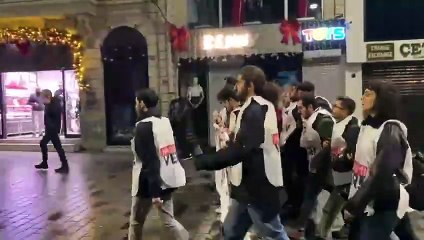 "Hakkımı Ver" diyenlerin 'asgari ücret' eylemine polis müdahalesi: 18 kişi gözaltında!