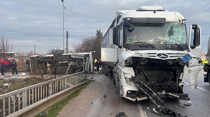 Balıkesir’de öğrenci servisi TIR’la çarpıştı