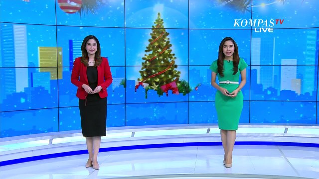 Paus Fransiskus Mulai Misa dengan Membuka Pintu Suci Basilika Santo Petrus Vatikan