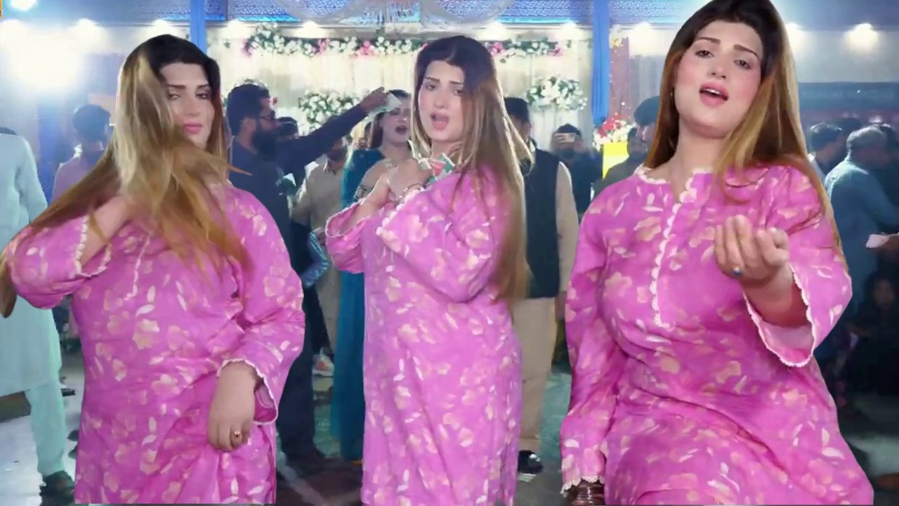 pyar Nahin Karna Jahan Sara kehta Hai, Bollywood Song , Urwa Khan Best Dance Performance 2025