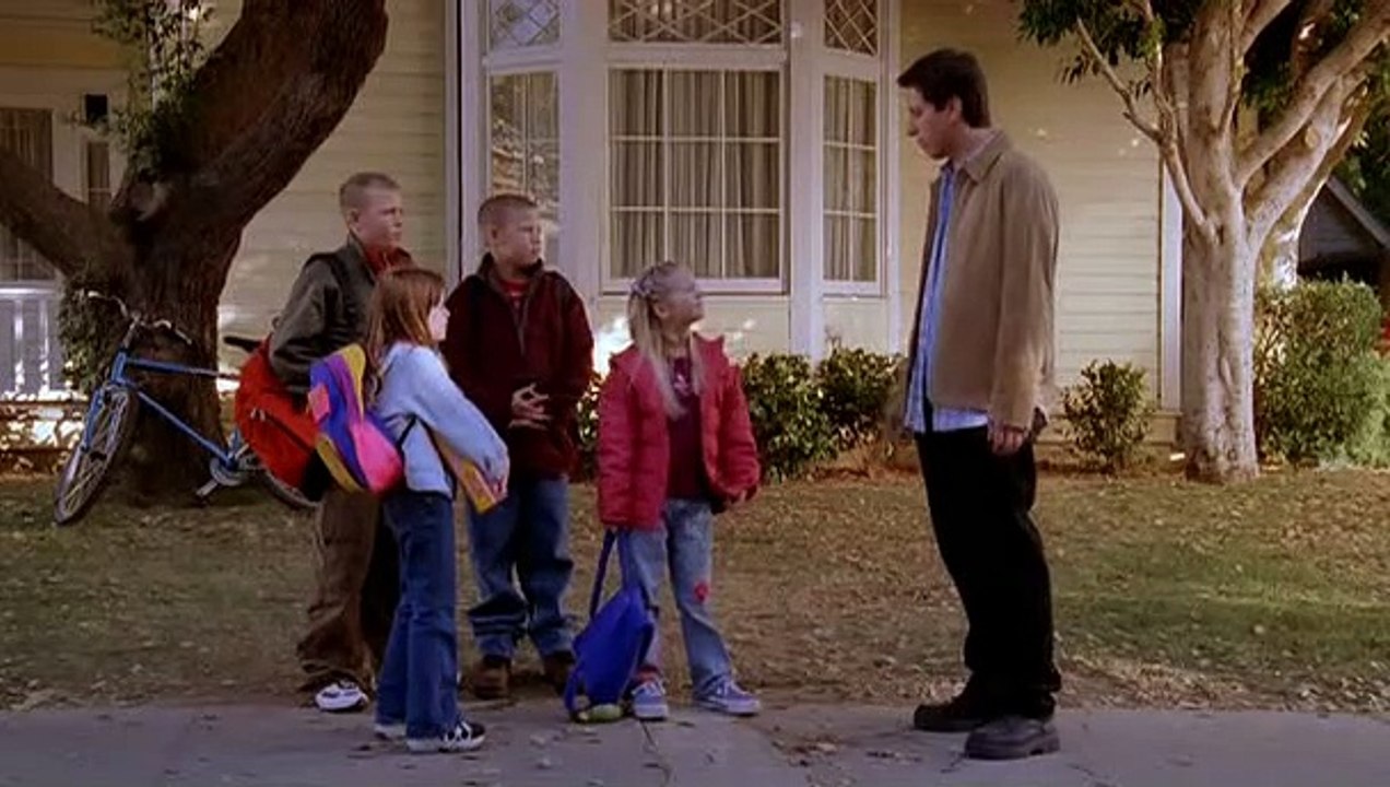 Alle lieben Raymond S04E13-Zoff im Schulbus