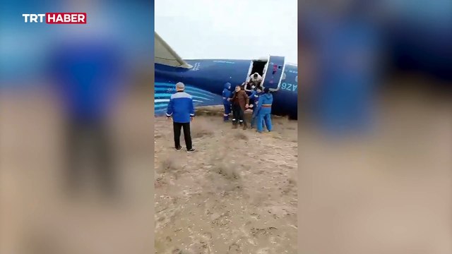 Kazakistan'da düşen uçaktan kurtarılanlar