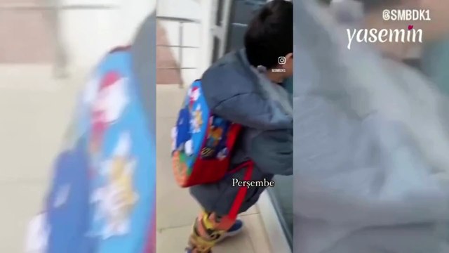 Eve gelir gelmez annesine ilk sorduğu soru Yemekte ne var? olan minik çocuk...