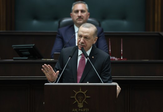 Erdoğan grup toplantısı sonrası asgari ücret sorusuna yanıt vermedi