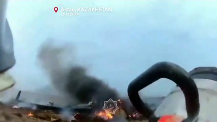Kazakistan'da Azerbaycan yolcu uçağının düşme anı kameralara yansıdı